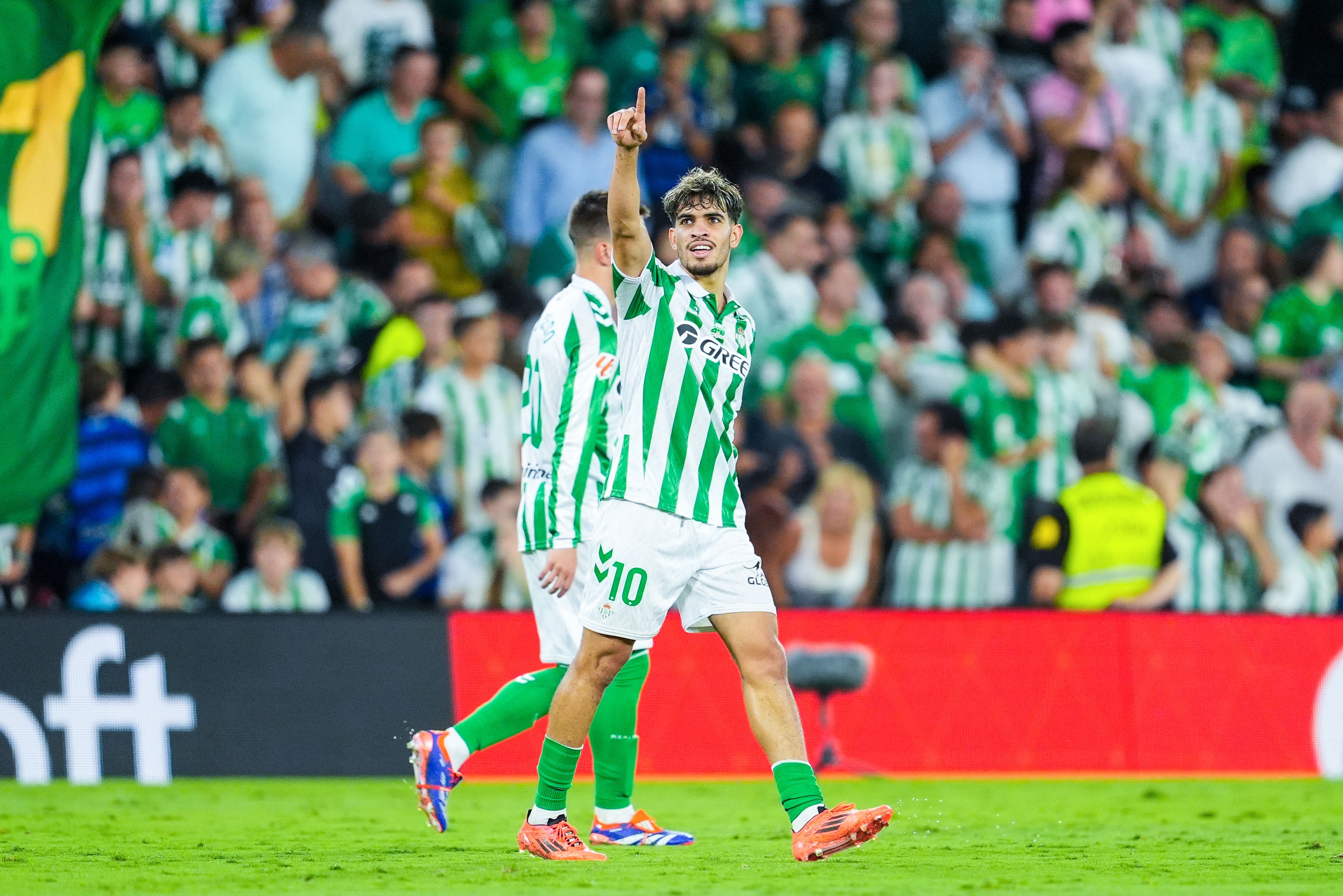 九游官网入口-阿斯报：贝蒂斯边锋阿布德脚踝重伤痊愈，已回归周三合练